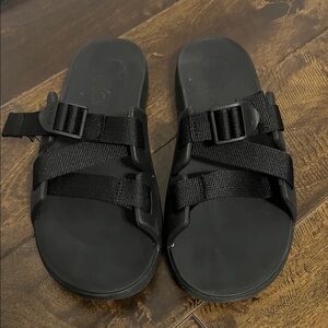 EUC Youth Chaco Chillos Black Slide Sandals with Adjustable Straps Size 6